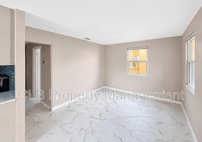 3 River Dr — Photo 2