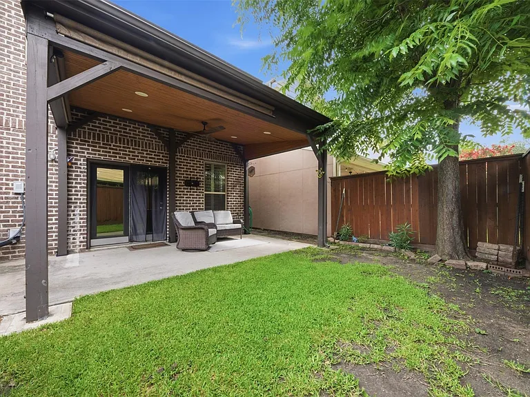 5929 Kansas St — Photo 29