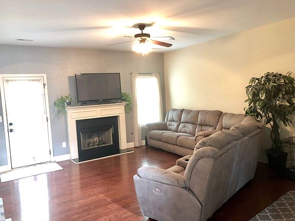 4th image of 27 Cliffhaven Cir