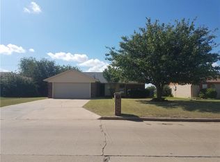 2212 Galaxy Dr, Altus, OK 73521