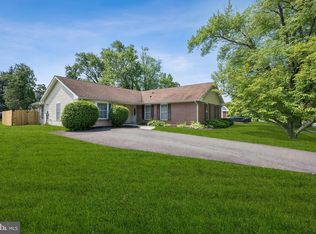 60 Pageant Ln, Willingboro, NJ 08046