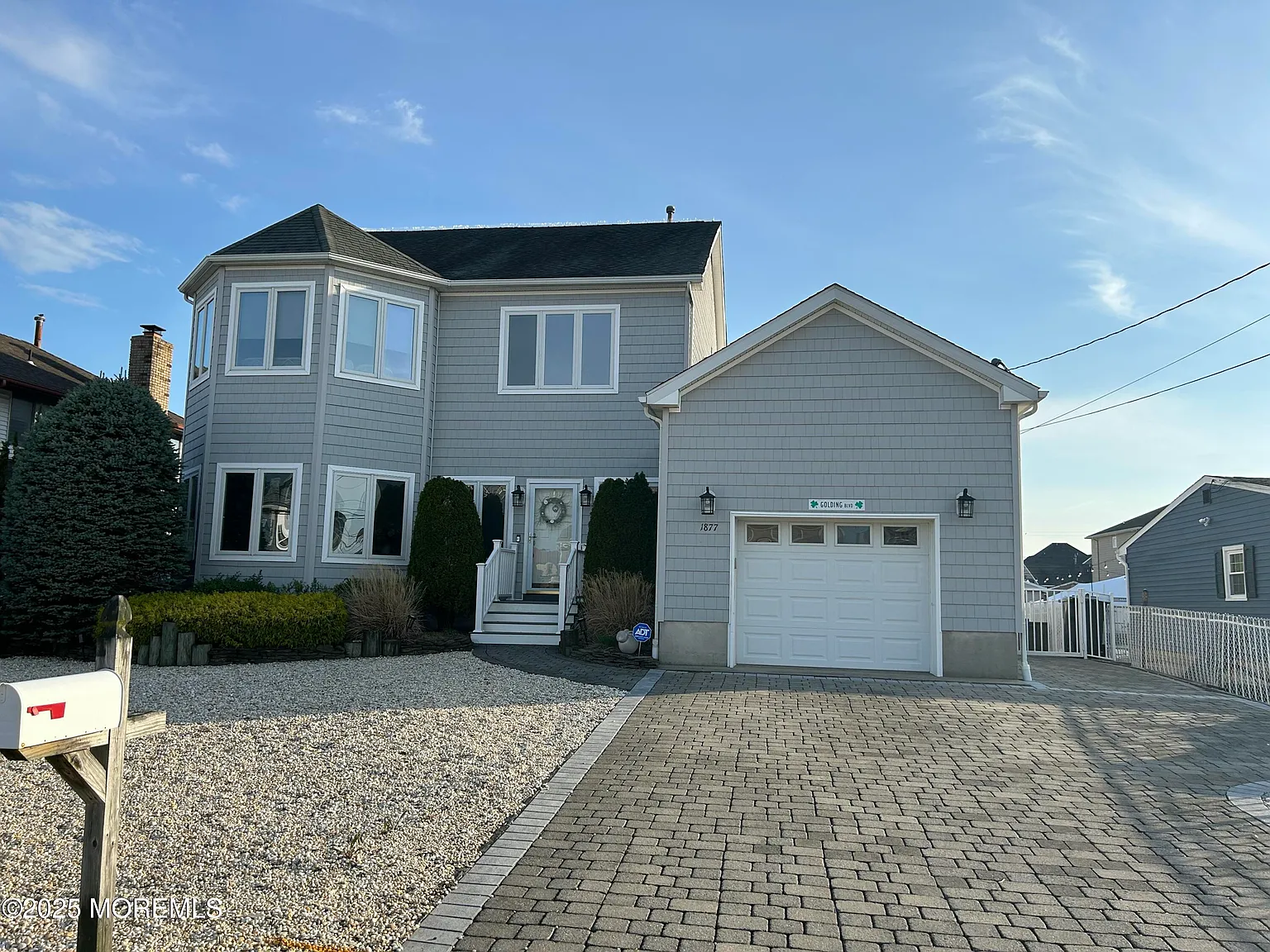 4 bed, 2639 sqft, $3,200 — Photo 1