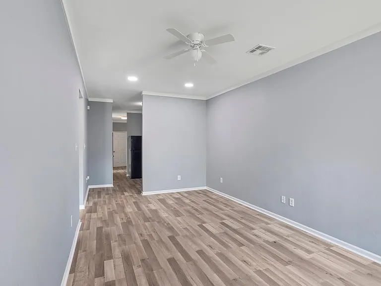 2727 3rd St #7 — Photo 3