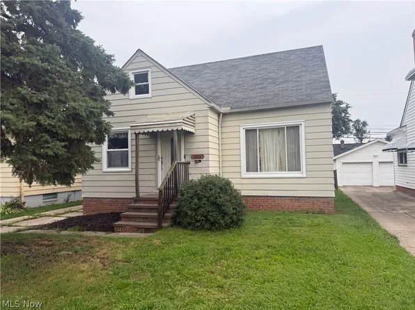 6206 Snow Rd, Parma, OH 44129