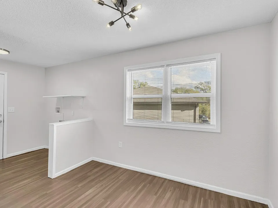 Unit Photo