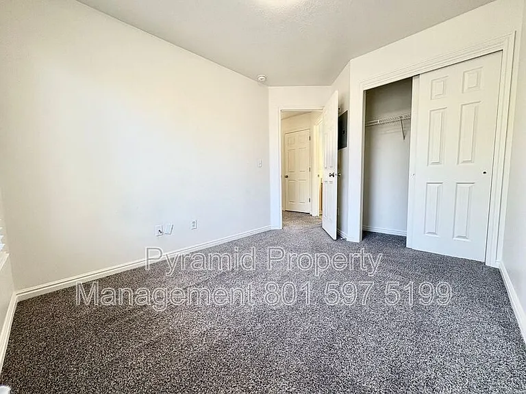 1553 W Vivante Way — Photo 17