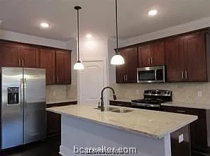 2116 Crescent Pointe Pkwy — Photo 3