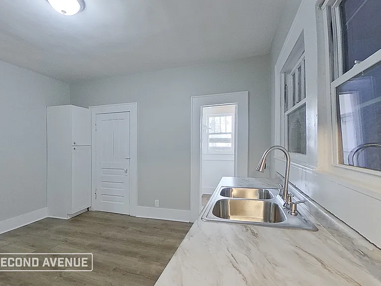 2800 Avenue H — Photo 11