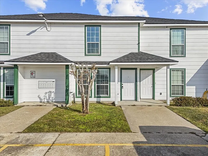 2 bed, 2.5 bath, 1272 sqft, $1,750 — Photo 3