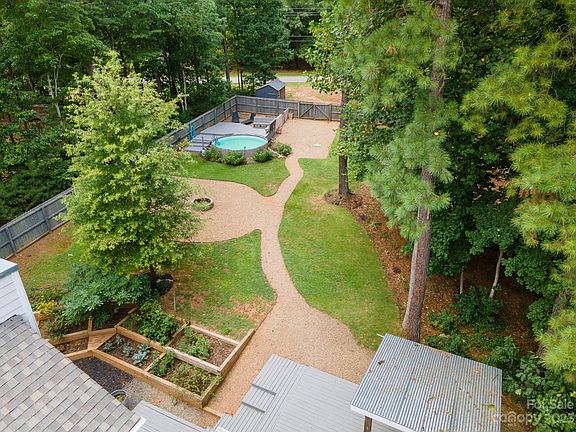 4th image of 120 Riverwood Rd