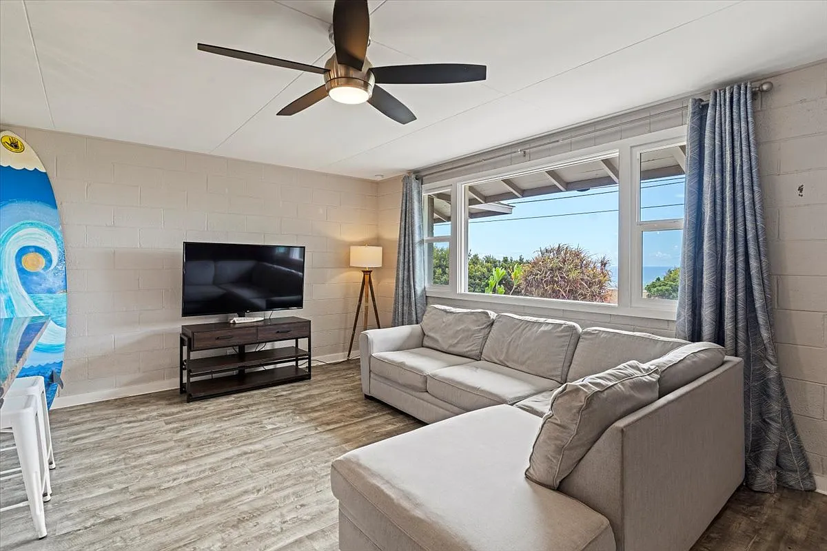3 bed, 1364 sqft, $4,500 — Photo 3