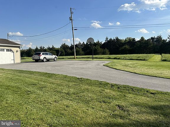 4th image of 447 Hunterstown Hampton Rd