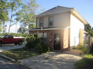 55 Girard St, Staten Island, NY 10307