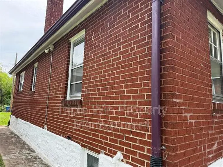 8530 Lowell St — Photo 4