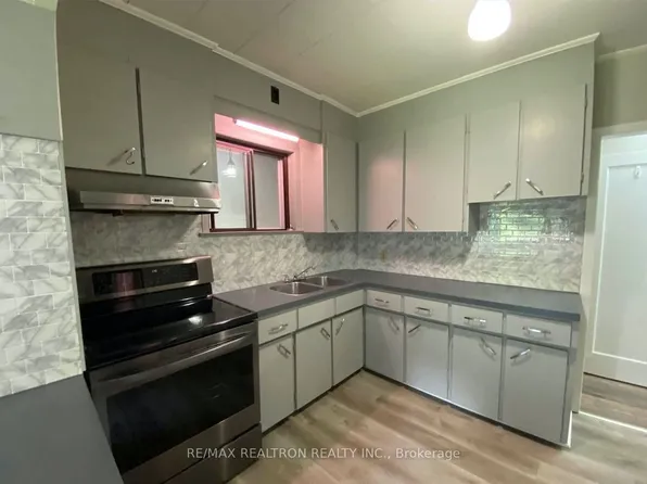 437 16th Ave, Richmond Hill, ON L4C 7A7