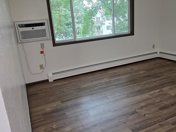 2nd image of 618 Heritage Dr #15