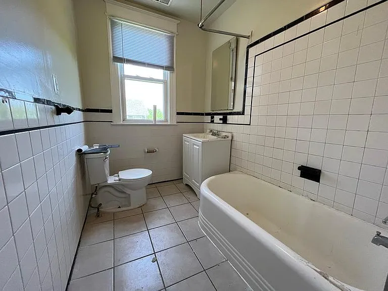 1620 V St SE #1 — Photo 7