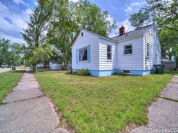 4th image of 1291 Montgomery Ave