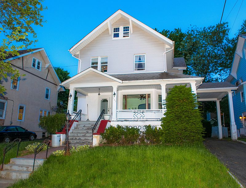 2nd image of 263 Brook Ave