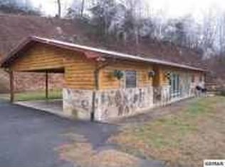 724 Beanstalk Rd, Gatlinburg, TN 37738