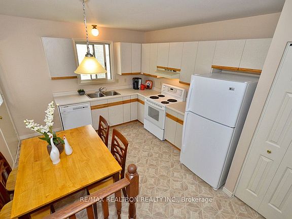 2nd image of 14 Brandy Lane Rd