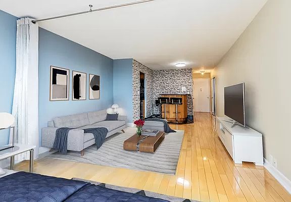 3rd image of 70-25 Yellowstone Blvd #17K