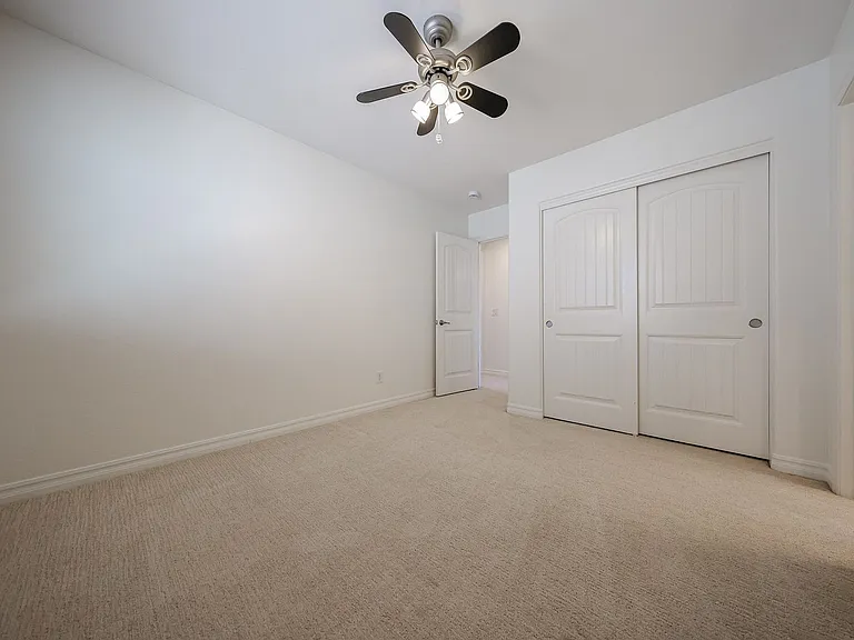2744 E Donato Dr — Photo 18
