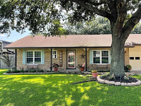 2nd image of 605 Cindyrella Dr