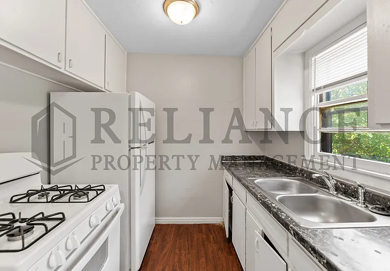 2237 N Erie Ave — Photo 20