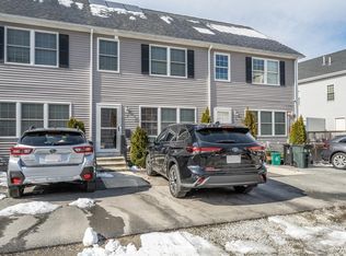 7 S Maxwell Ct, Worcester, MA 01607