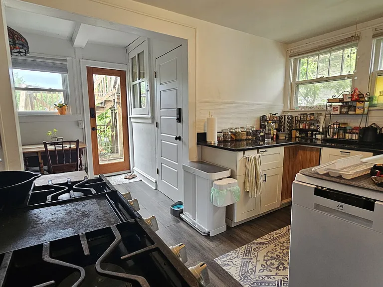 1901 Laurel Ave W #2 — Photo 1