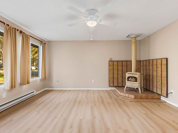 3rd image of 44301 SE 146th St