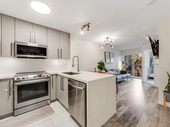3278 Heather St #212, Vancouver, BC V5Z 4R9