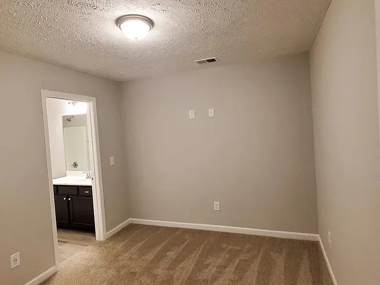 409 Rick McCormick Dr — Photo 7