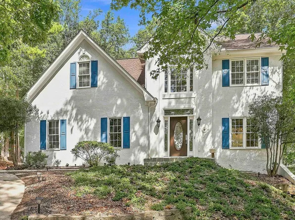 625 Bellenden Dr, Peachtree City, GA 30269