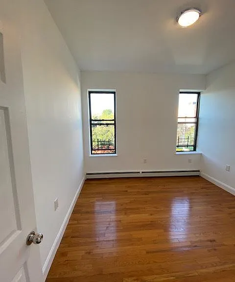 5940 Myrtle Ave #3 — Photo 1