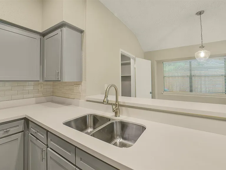 21211 Park Mount Dr — Photo 24