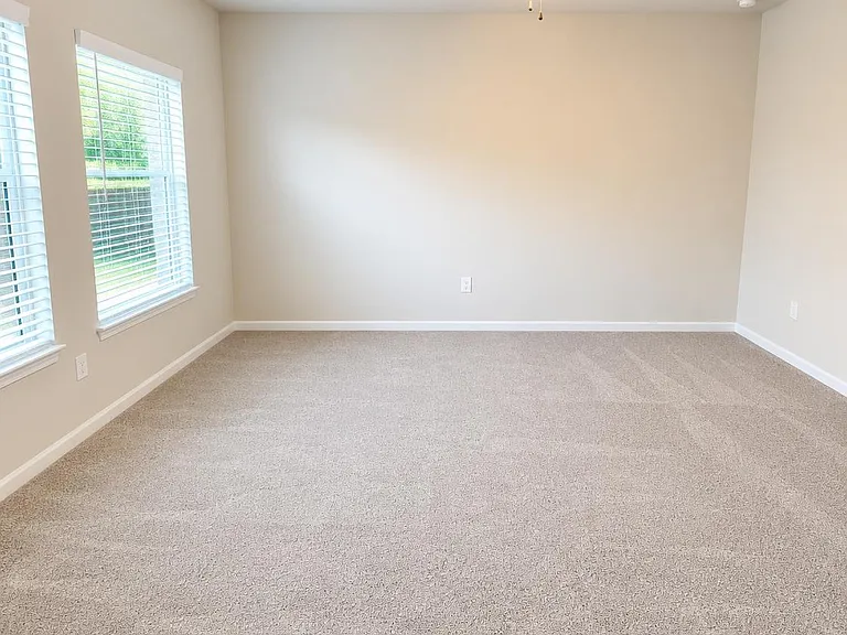 180 Olympic Park Dr — Photo 6