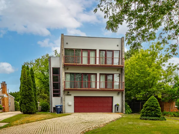 915 Woodward Ave, Deerfield, IL 60015