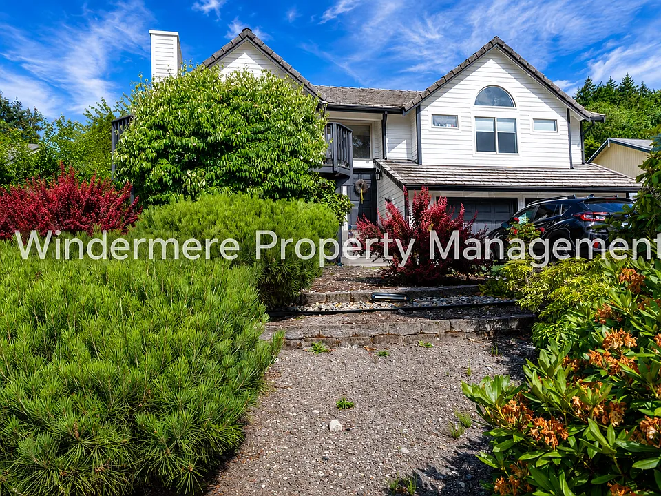 18508 10th Ave NE