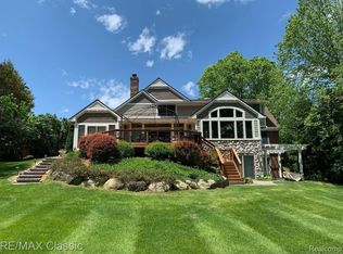5280 Inverrary Ln, Commerce Township, MI 48382