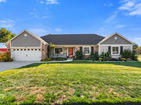 540 Crestpoint Ln, Plainfield, IN 46168