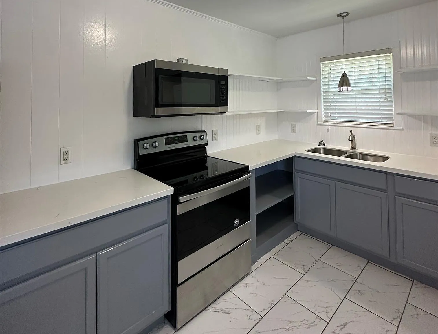 2 bed, 1.0 bath, $1,295 — Photo 4