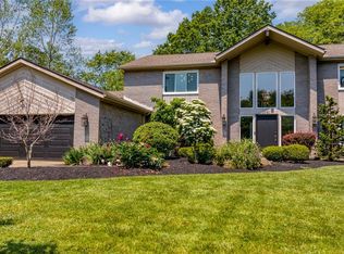 25901 Annesley Rd, Beachwood, OH 44122