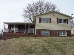 341 Huckleberry Rd, Bluff City, TN 37618