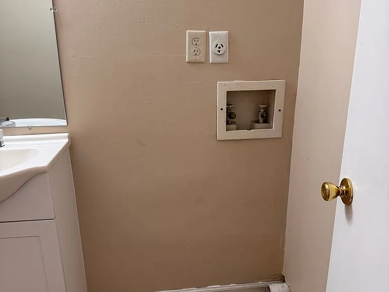 445 City View St — Photo 16