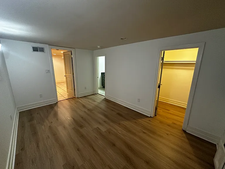 233 16th St SE — Photo 22