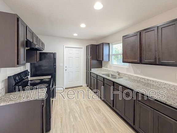 3rd image of 1508 W 2nd St