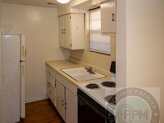 4th image of 3526 S 82nd St #3526/09