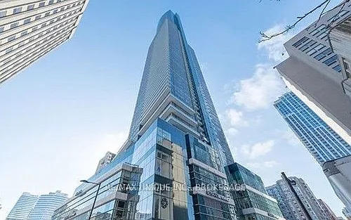 386 Yonge St #3807 Photo 1